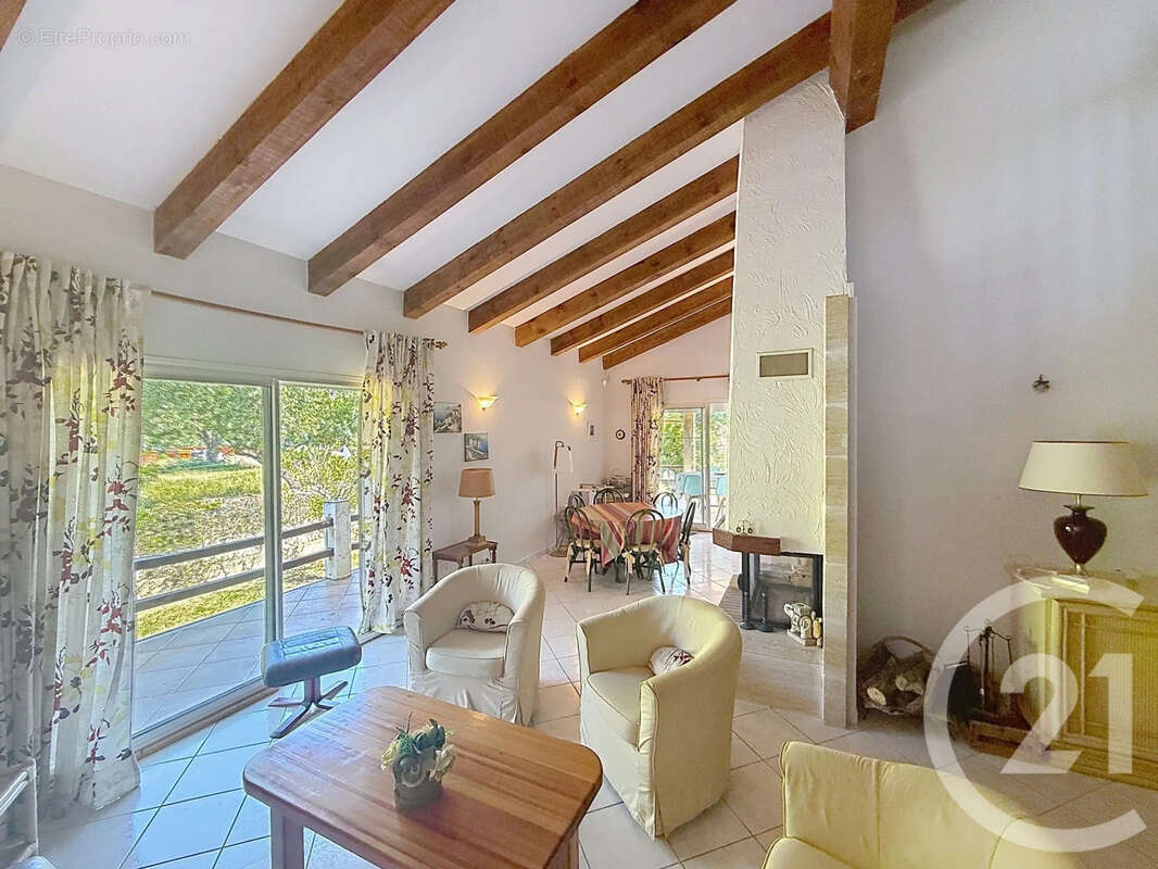 Maison 155 m² à Santa-Lucia-Di-Moriani  - photo 2