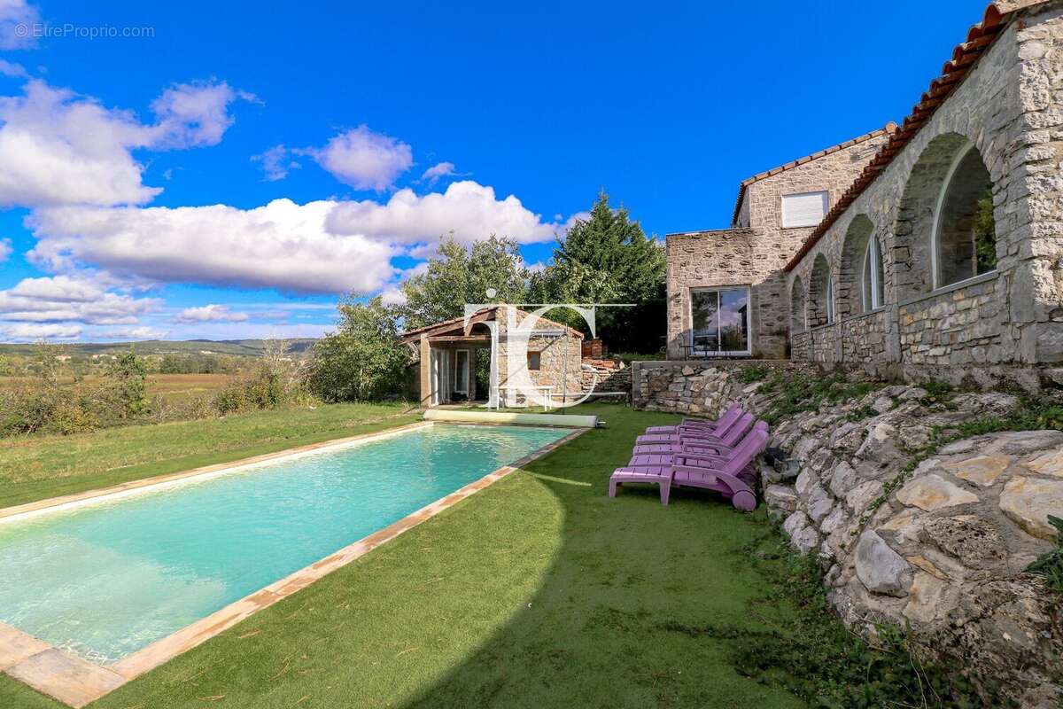 Maison à SAINT-PAUL-LE-JEUNE