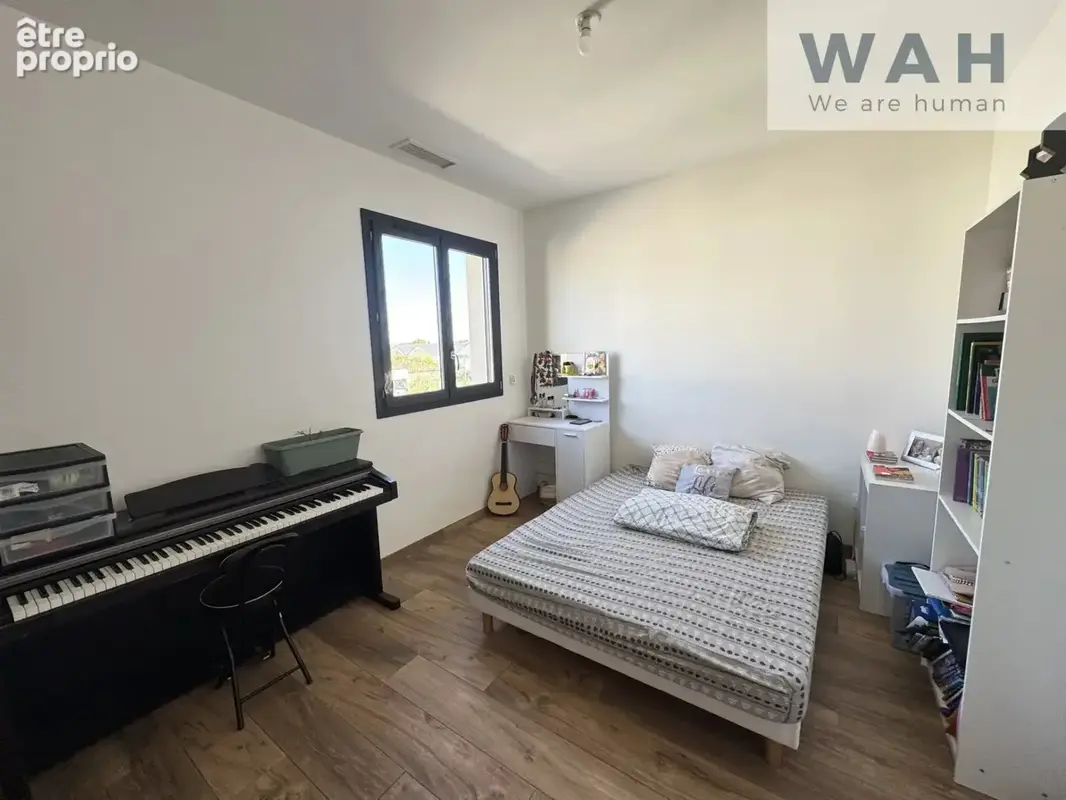 Villa contemporaine récente avec piscine, 5 chambres et jard - photo 17