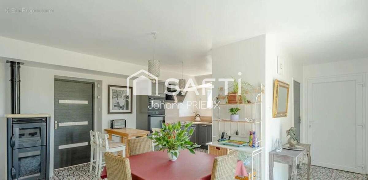 Photo 2 - Maison à COMMES