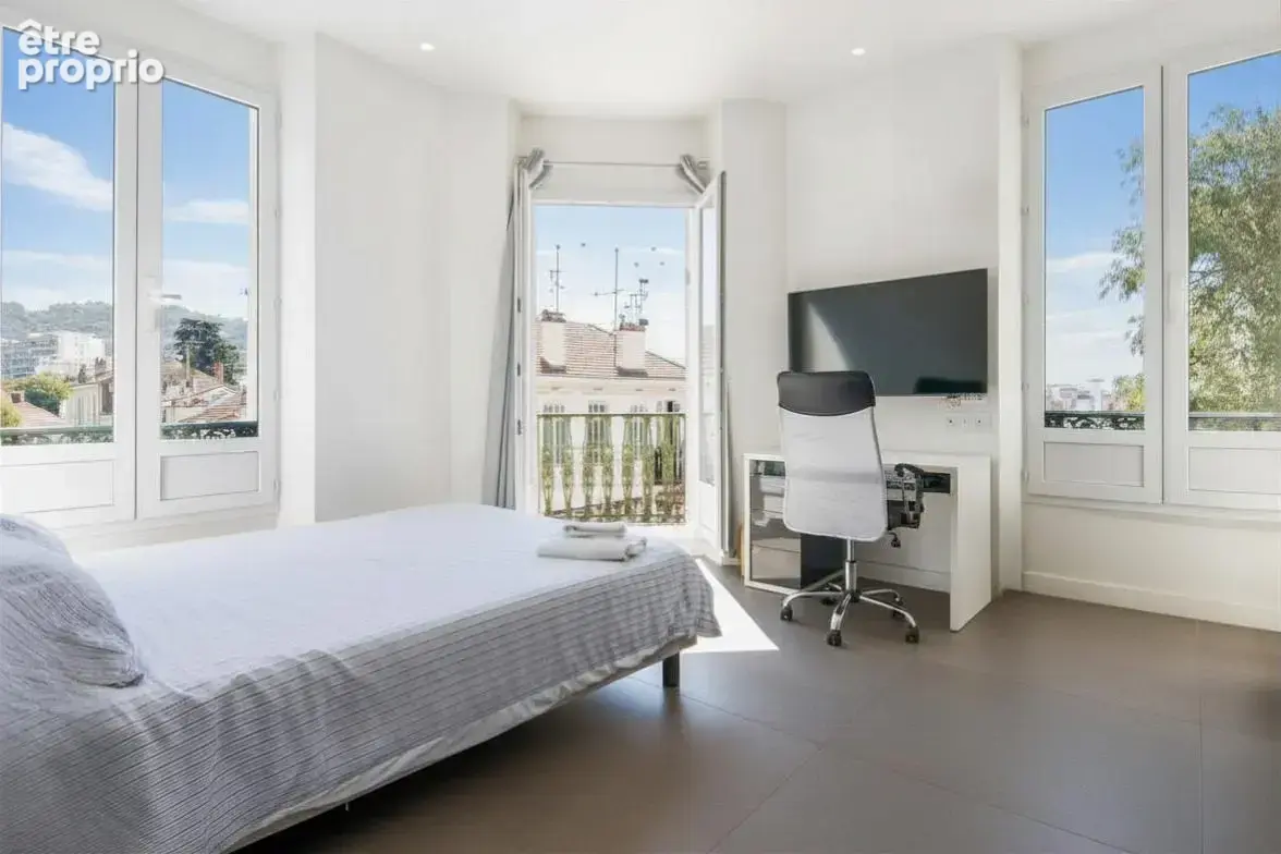 Appartement 3 pièces 71 m² à vendre à Cannes (06400) - photo 7