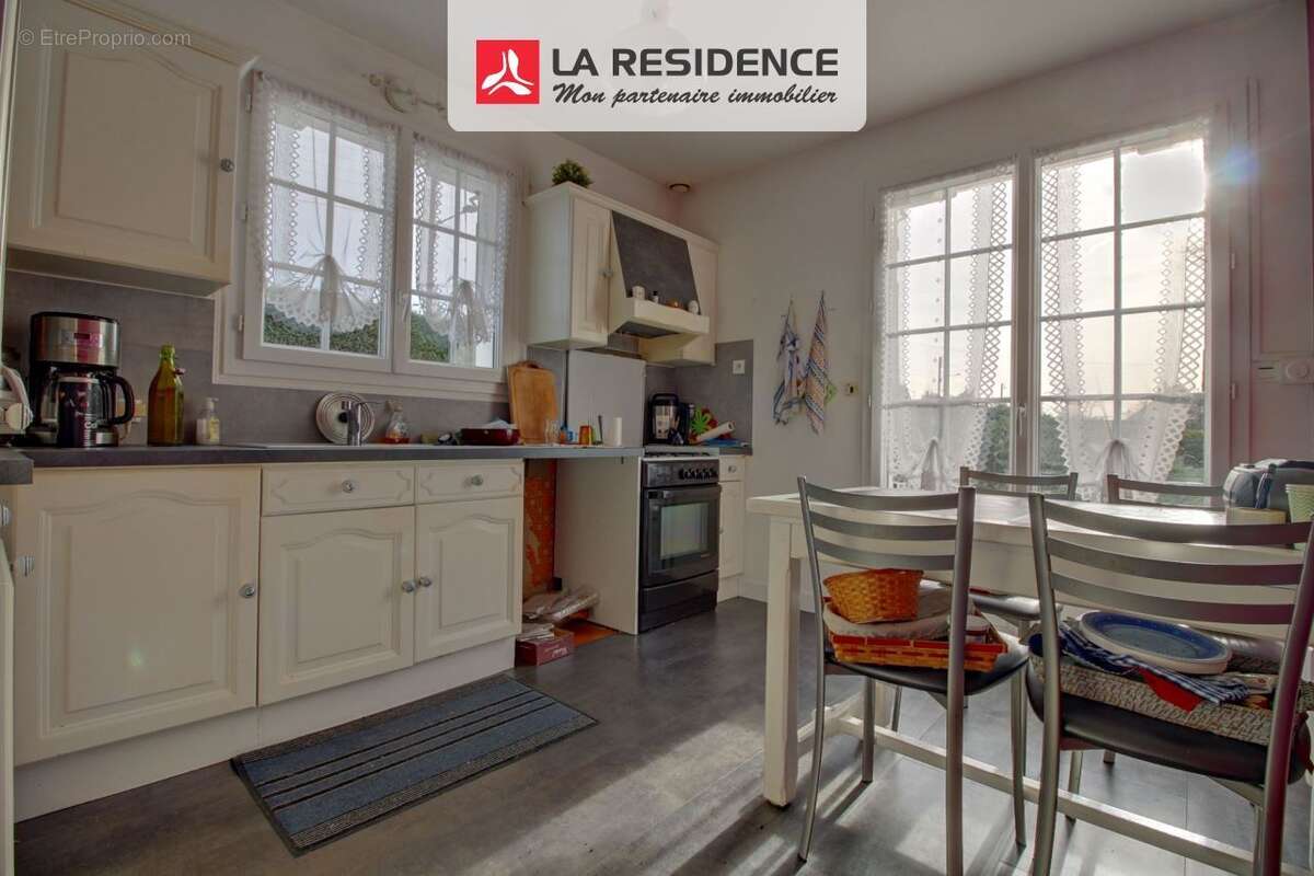 Maison à LES MUREAUX