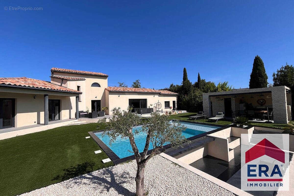 Maison à LES GRANGES-GONTARDES