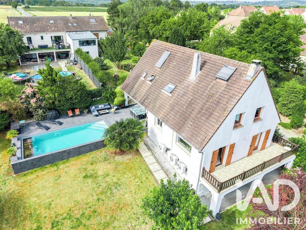 Maison 226 m² à Jablines  - photo 2