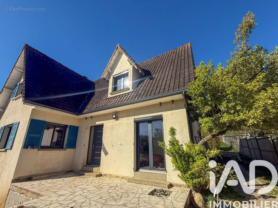 Photo 1 - Maison à ISSOU