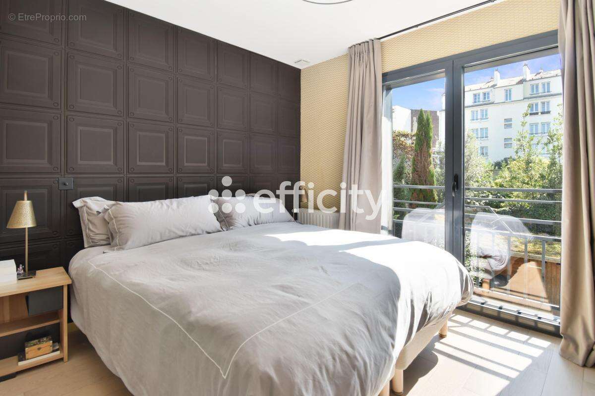 Maison à LA GARENNE-COLOMBES