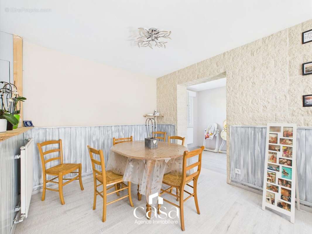 Maison à LAIZE-LA-VILLE