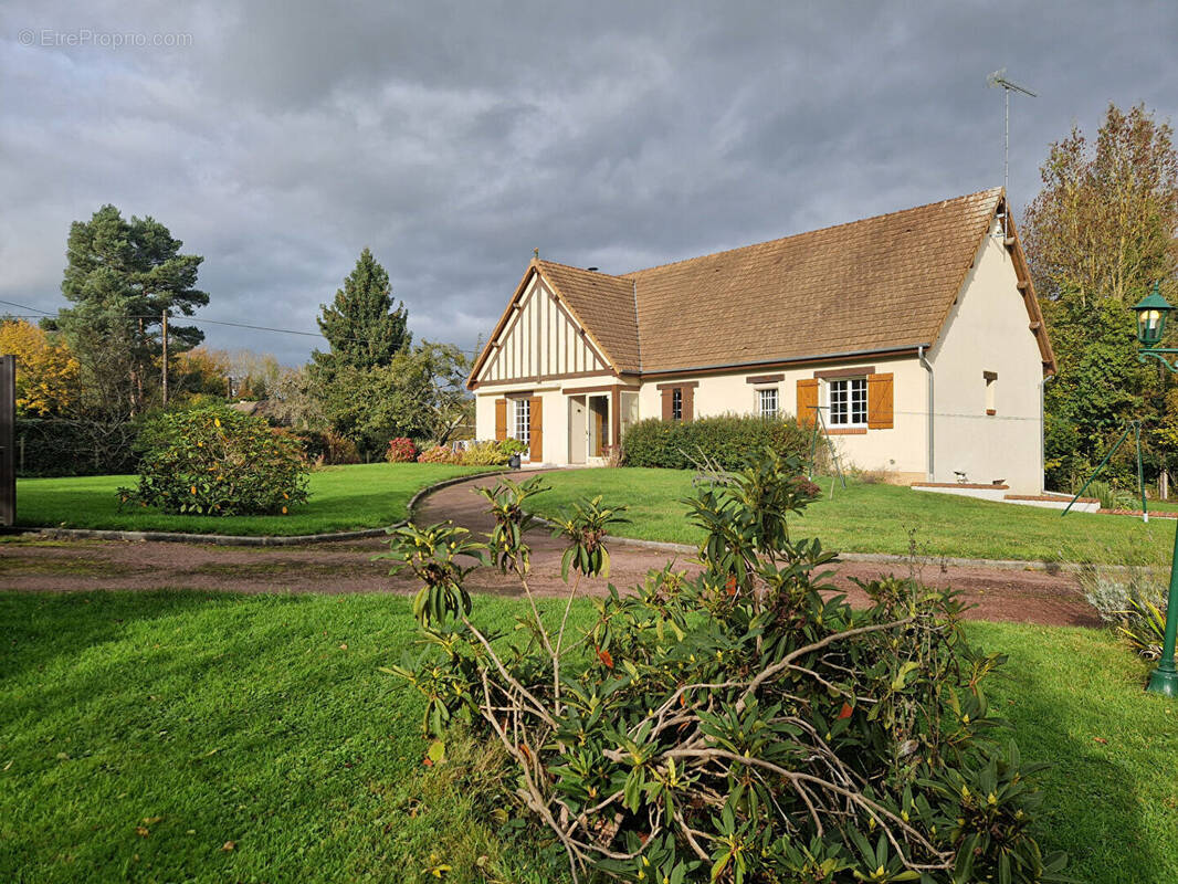 Maison à CORMEILLES