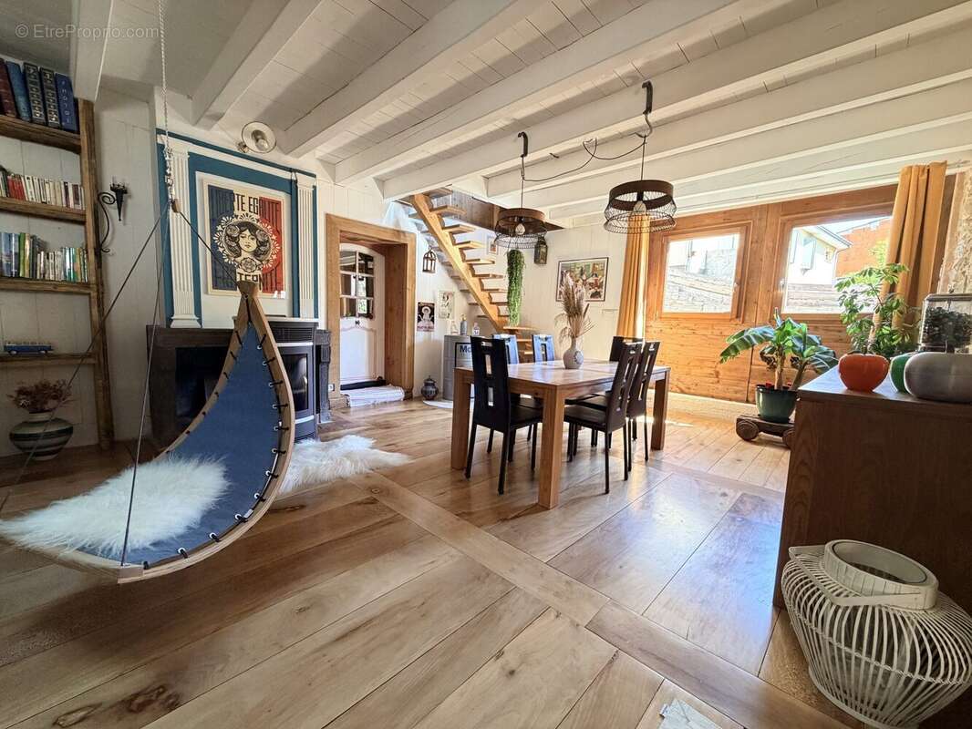 Maison à REIGNAT