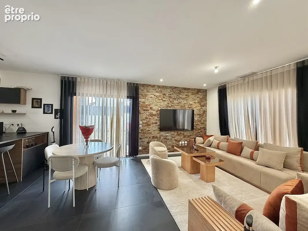 Maison 6 pièces 110 m² à vendre à Pont-De-Cheruy (38230) - photo 2