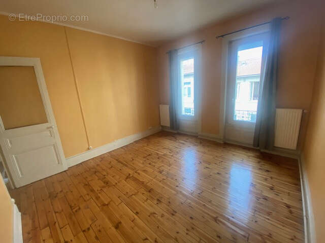 Appartement à SAINT-ETIENNE