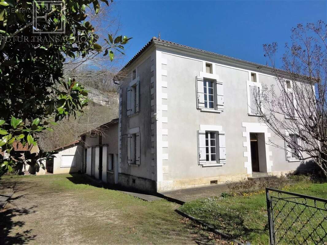 Maison à LA CHAPELLE-FAUCHER