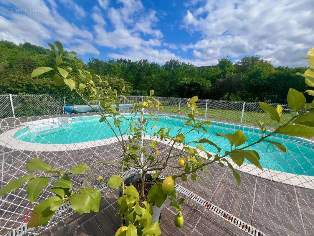 Maison à MONTBRUN-BOCAGE