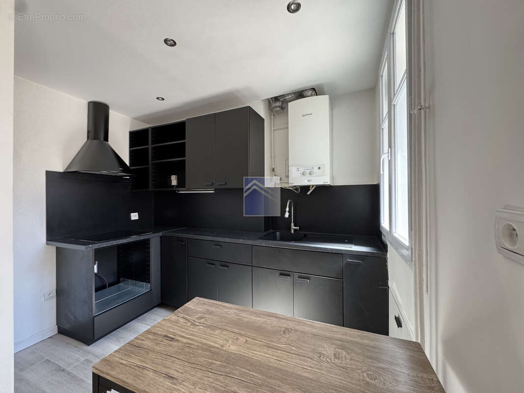 Appartement à COURBEVOIE