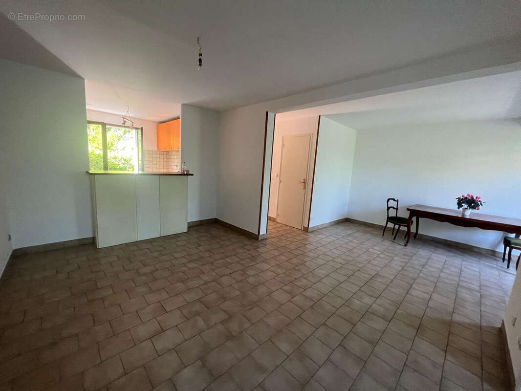 RARE sur Menton Garavan-maison mitoyenne-3 chambres-terrasses-jardin-2 parkings-grande cave-vue mer vieille vi - photo 11