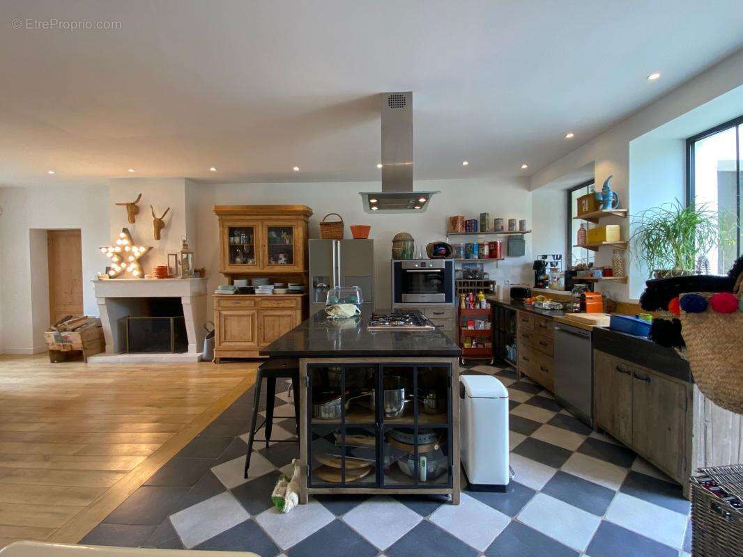 Maison à SAINTE-SOULLE