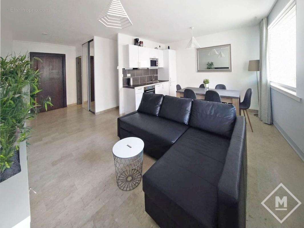 Appartement à MARSEILLE-7E