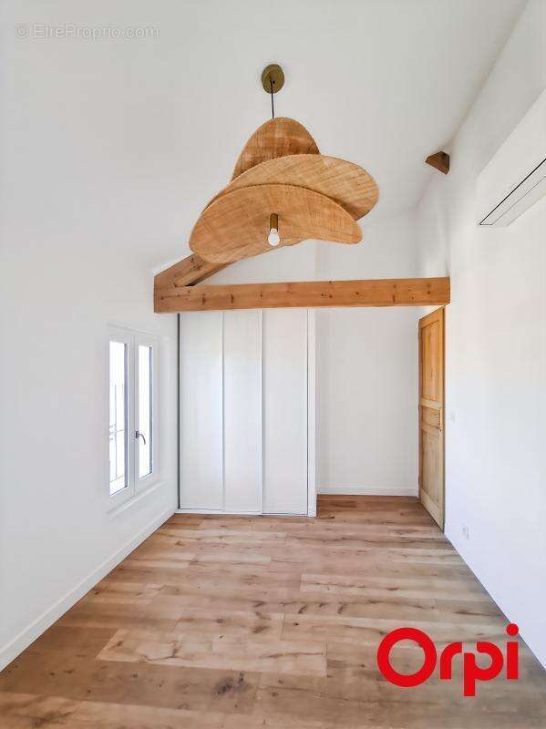 Maison à LE PUY-SAINTE-REPARADE