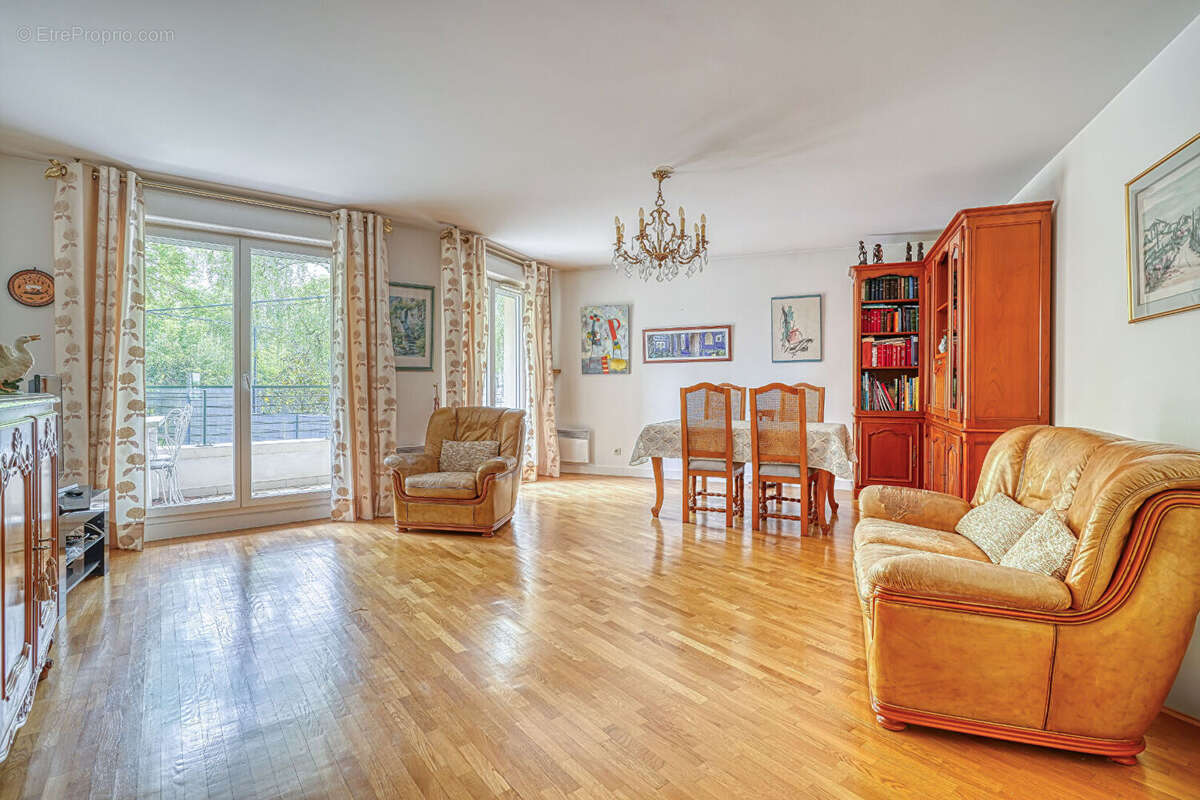 Appartement à LE PLESSIS-ROBINSON