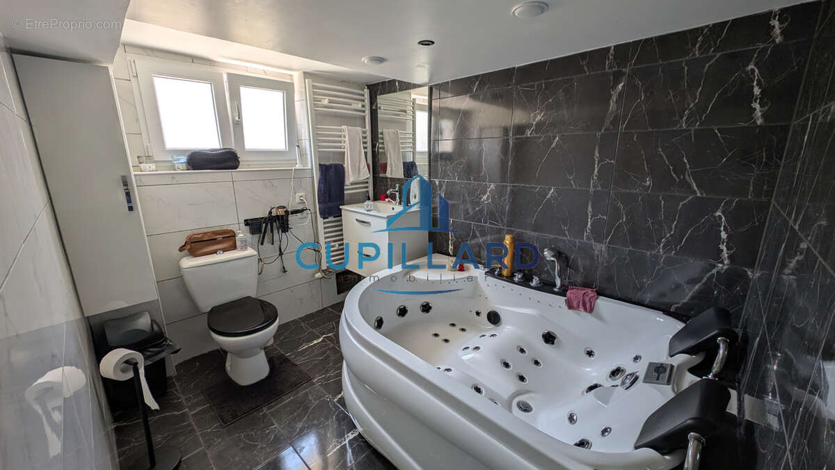 Mably, au calme maison familiale 4 chambres, piscine. - photo 11