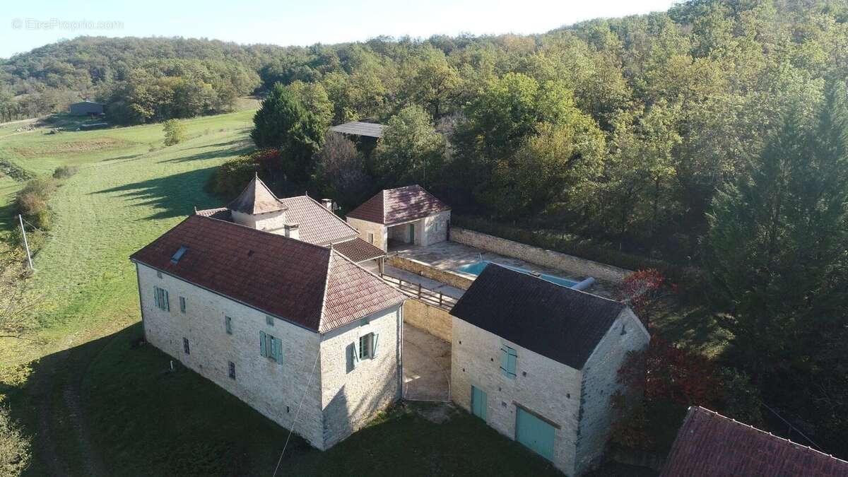 Maison à SALVIAC