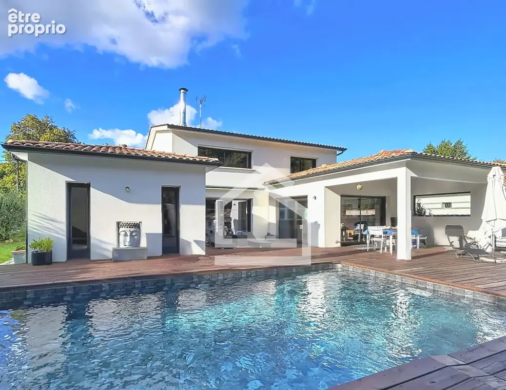 Maison contemporaine de 198 m2, 5 chambres, piscine et double garage - photo 5