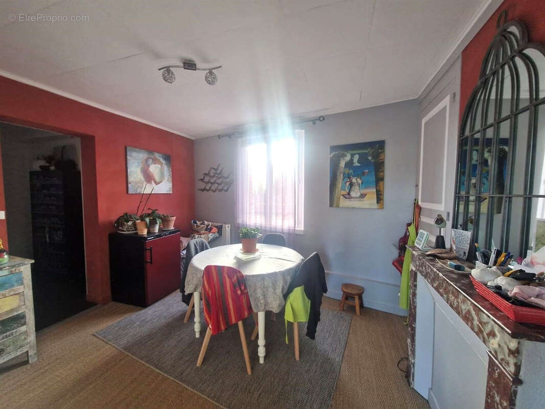 Ensemble immobilier avec bâtiment commercial et logement - photo 8