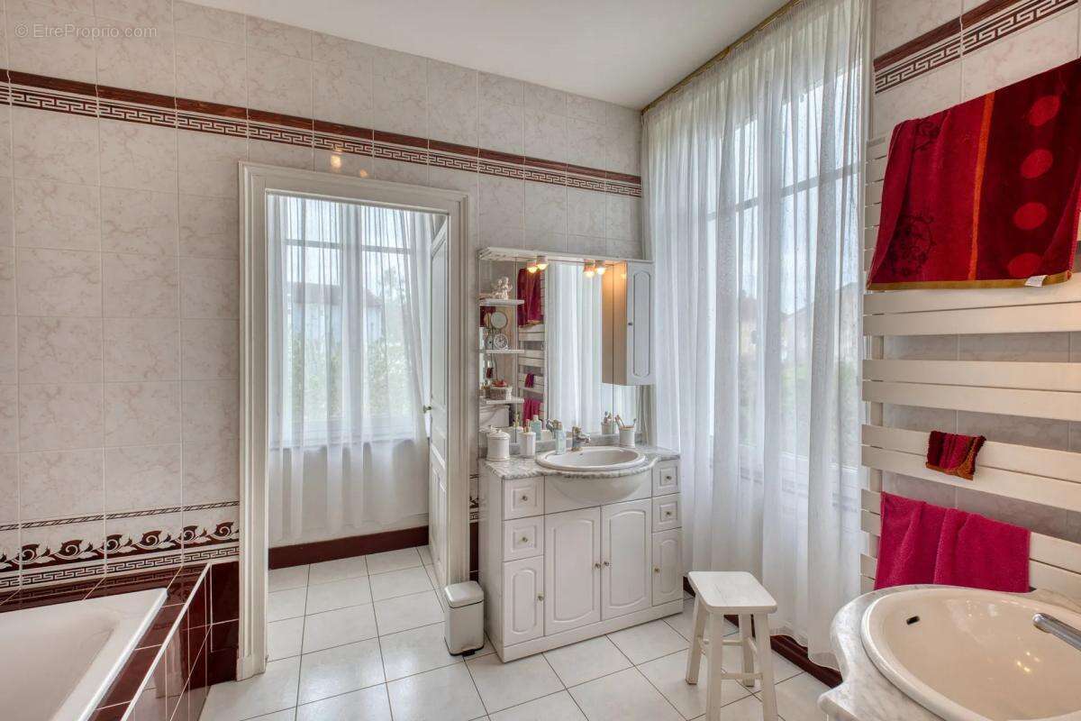 Maison à ROSIERES-AUX-SALINES