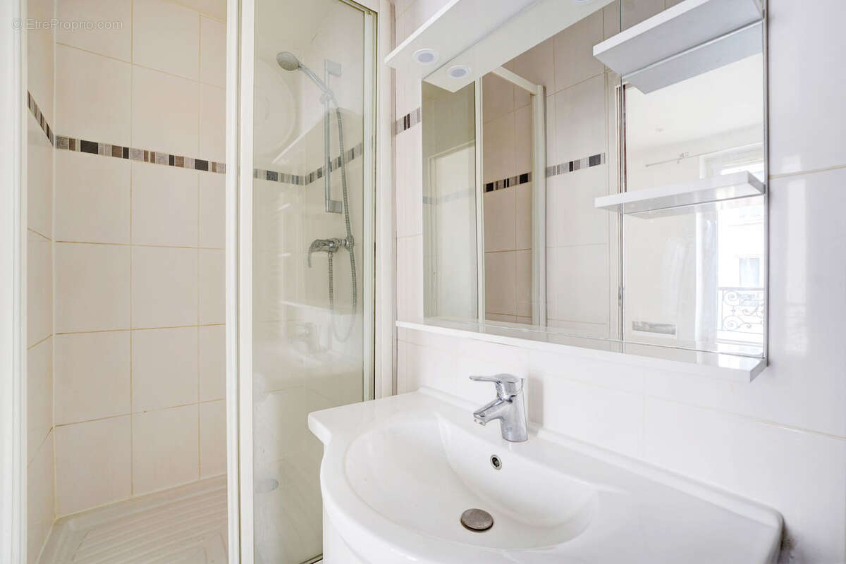 Appartement à PARIS-18E