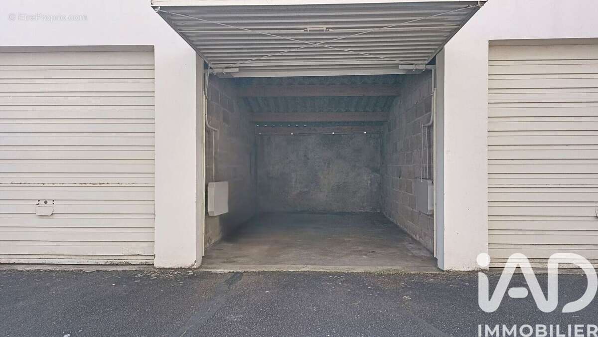 Photo 5 - Parking à DIJON