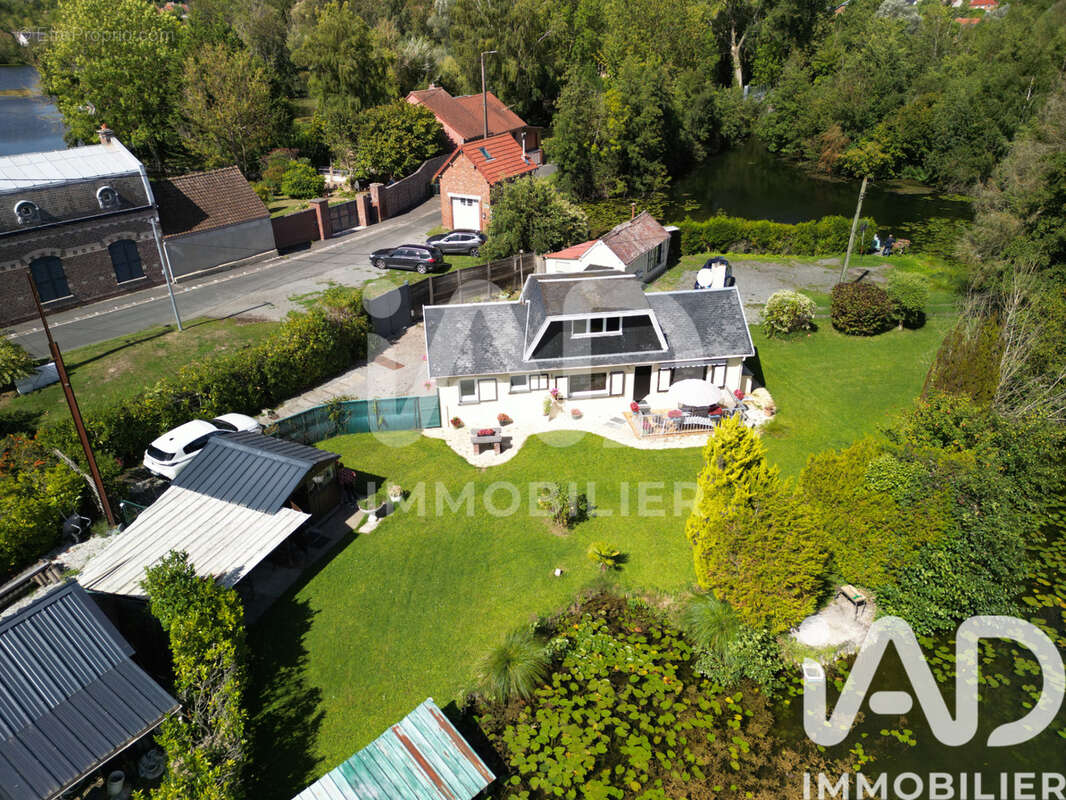 Photo 2 - Maison à LA NEUVILLE-LES-BRAY
