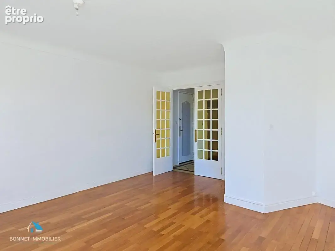 Appartement  de caractère type T3 - 2 chambres - Beaux volumes - photo 4