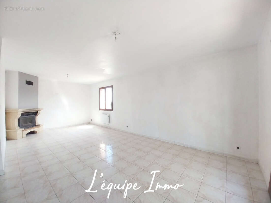 Maison à PUJAUDRAN