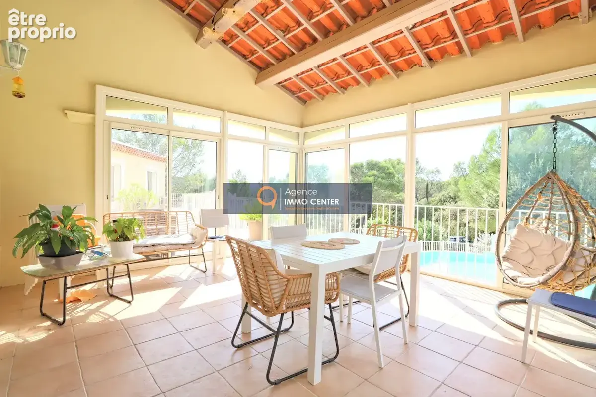 Cuers   propriété familiale avec piscine, garage et dépendance - photo 11