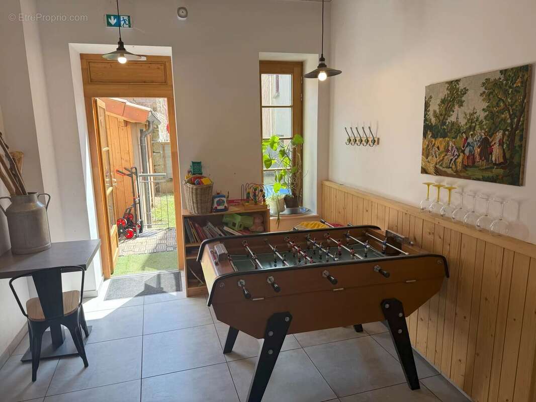 Commerce à SAINT-DIDIER-SUR-ROCHEFORT