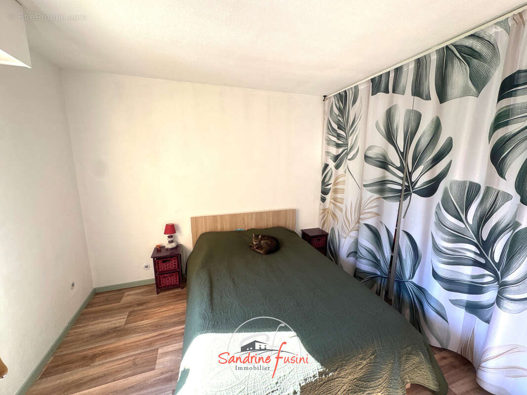 Appartement à CARROS