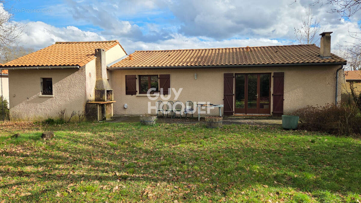 Maison de plain pied, garage, au calme - photo 6