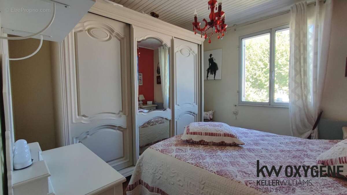 Maison à SAINT-LAURENT-DE-LA-SALANQUE