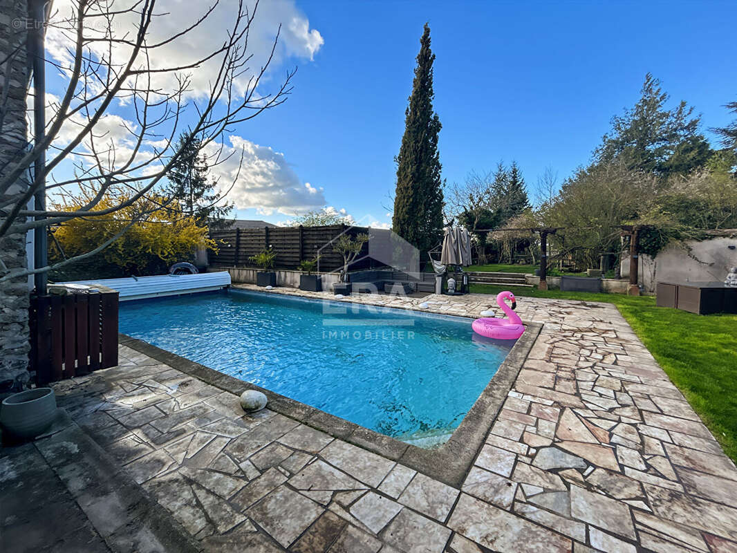 Maison à SAINT-ESCOBILLE