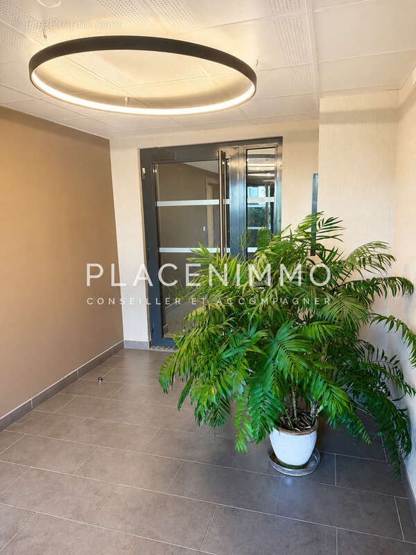 Appartement à CHARBONNIERES-LES-BAINS