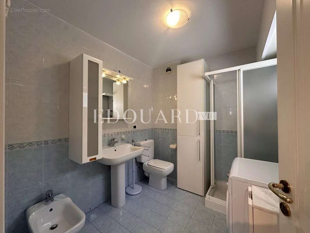 Appartement à ROQUEBRUNE-CAP-MARTIN