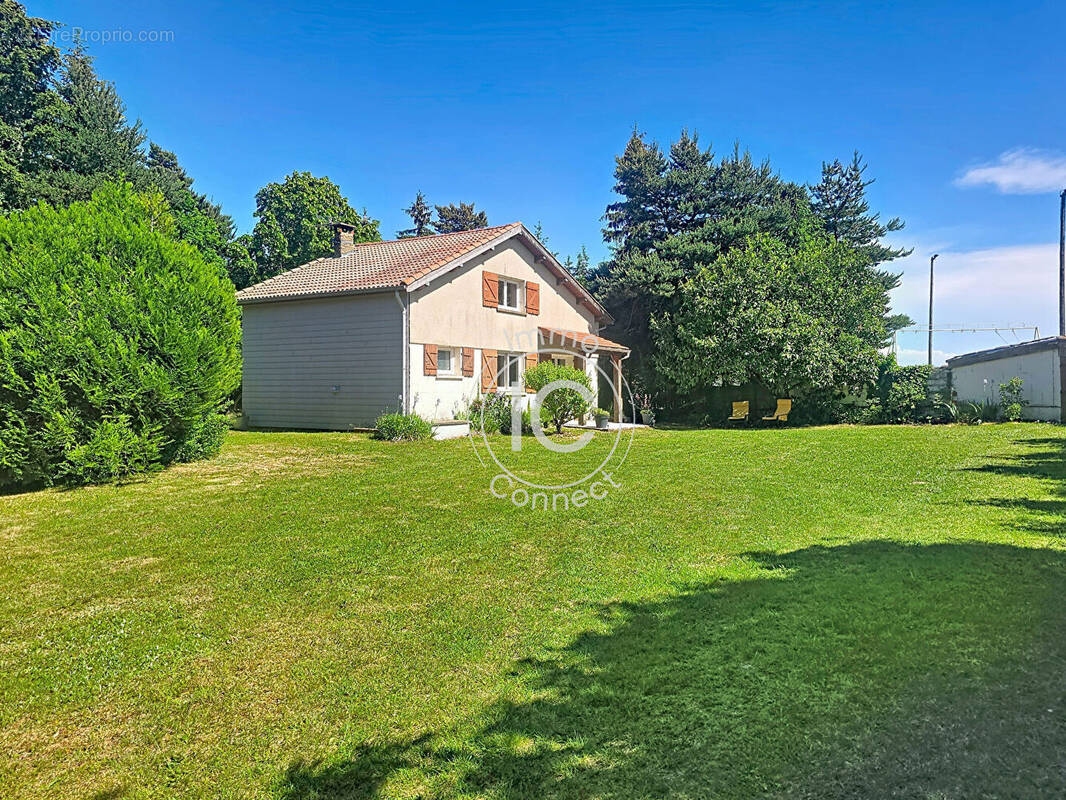 Maison à LURIECQ