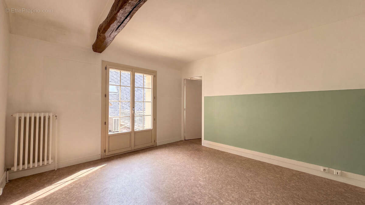 Appartement à VEIGNE