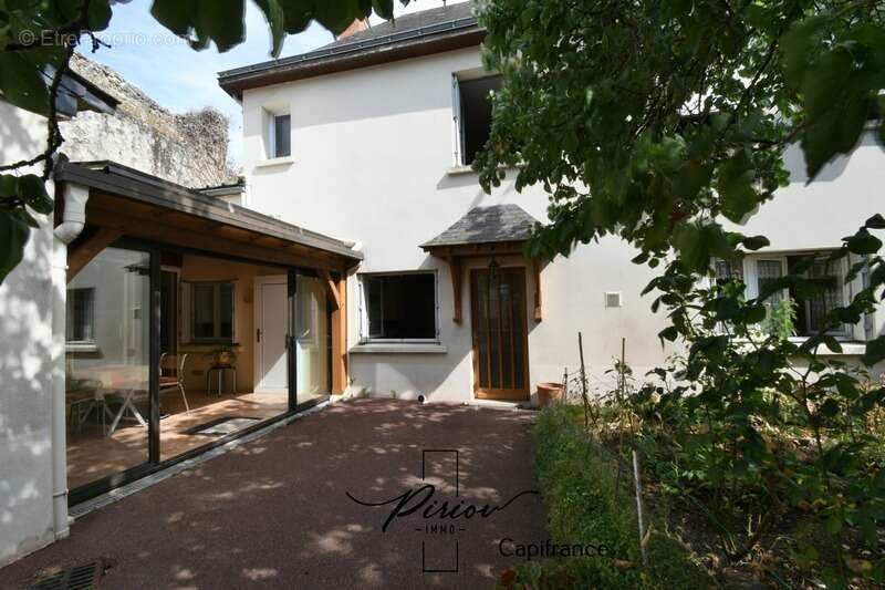 Maison de ville, vie de plain pied, 2 salles d'eau, 3 chambres - photo 2