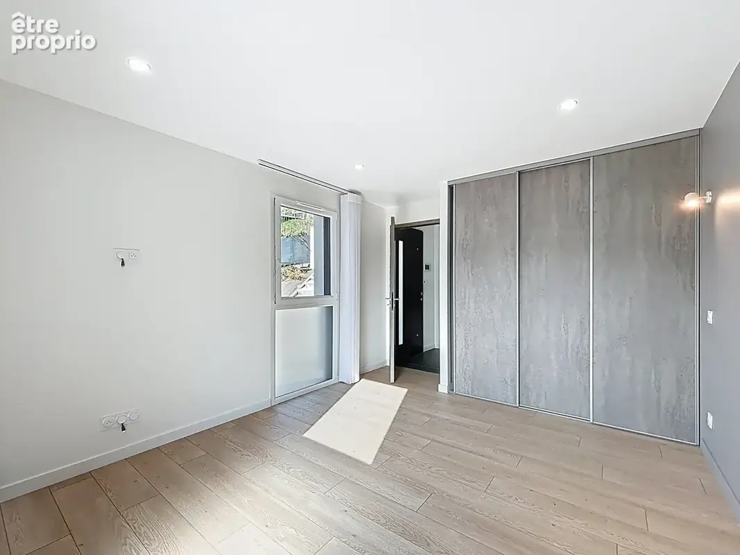 St Jeoire Prieuré - T4 de standing de 135m2 - Toiture terrasse de 170m2 en attique - garage - parking - photo 13