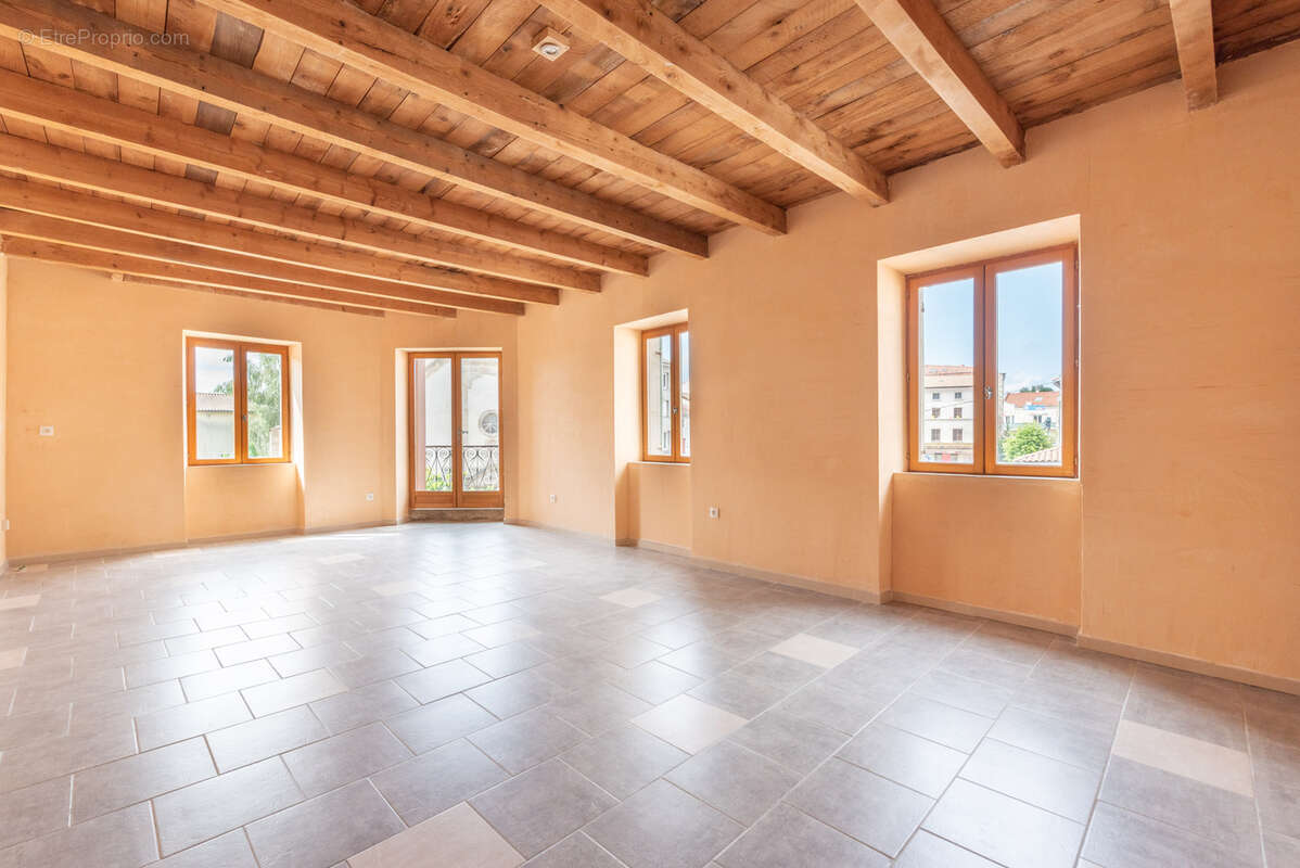 Appartement à CRAPONNE-SUR-ARZON