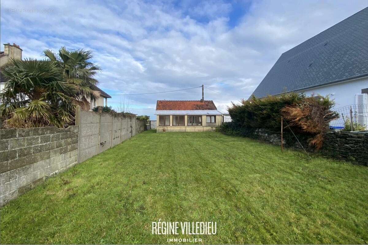 Terrain à EQUEURDREVILLE-HAINNEVILLE