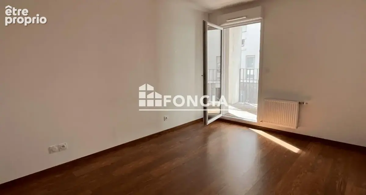 LYON 7 JEAN MACE-Appartement T3 avec balcon et son garage - photo 4