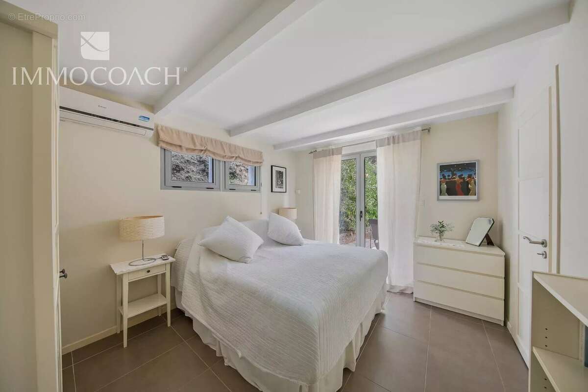 Maison à COLLOBRIERES