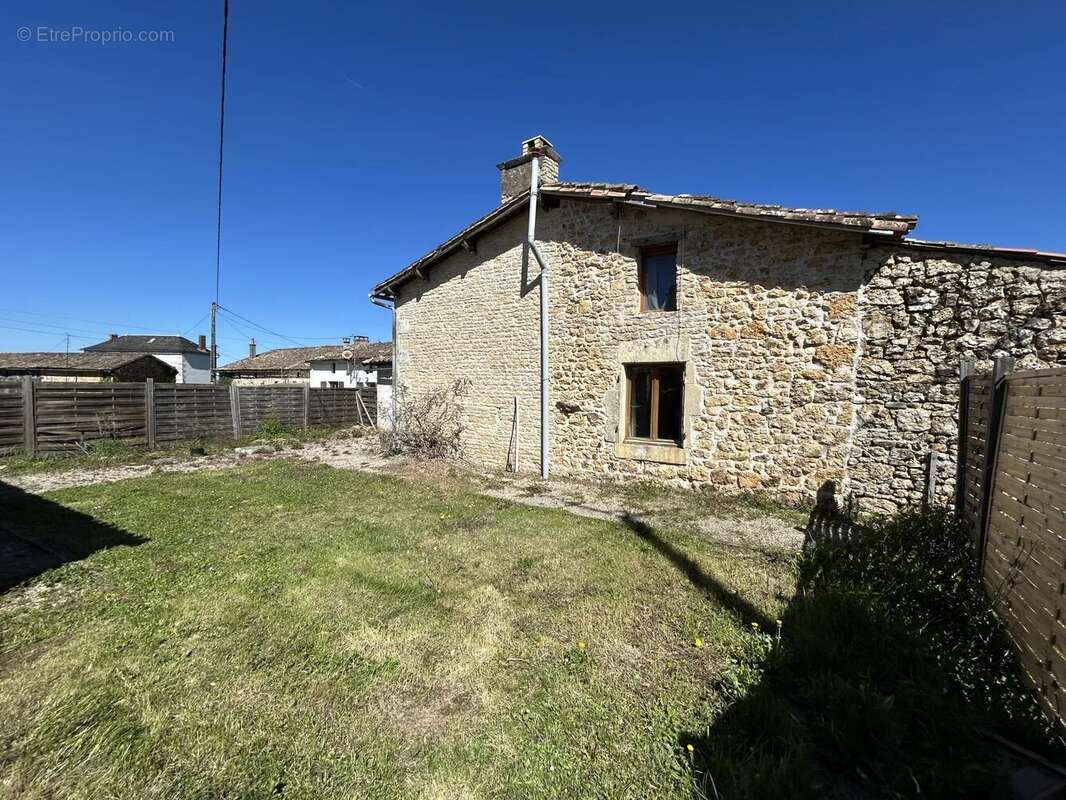 Maisons de village en pierre de 2 chambres à coucher d'un excellent rapport qualité-prix avec dépendance utile - photo 16